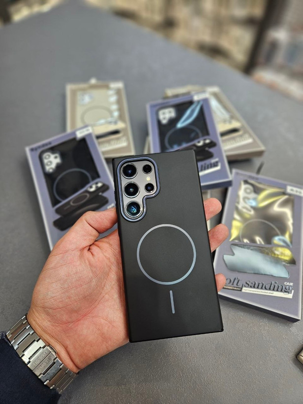قاب گوشی مات PVD (مشکی) و (نسکافه ای) باریک با MagSafe فعال | رنگ ثابت و سبک